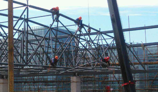 贵州论网架装配施工中搭设脚手架应当留神的事故